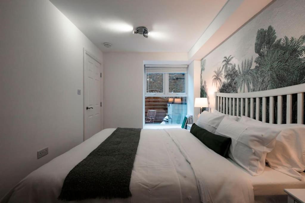 Holiday Home 2Br L 2Ba With Patio-Sleep 6 Лондон Екстериор снимка