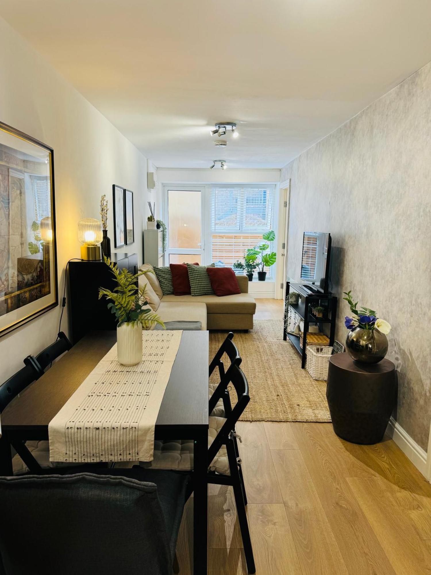 Holiday Home 2Br L 2Ba With Patio-Sleep 6 Лондон Екстериор снимка
